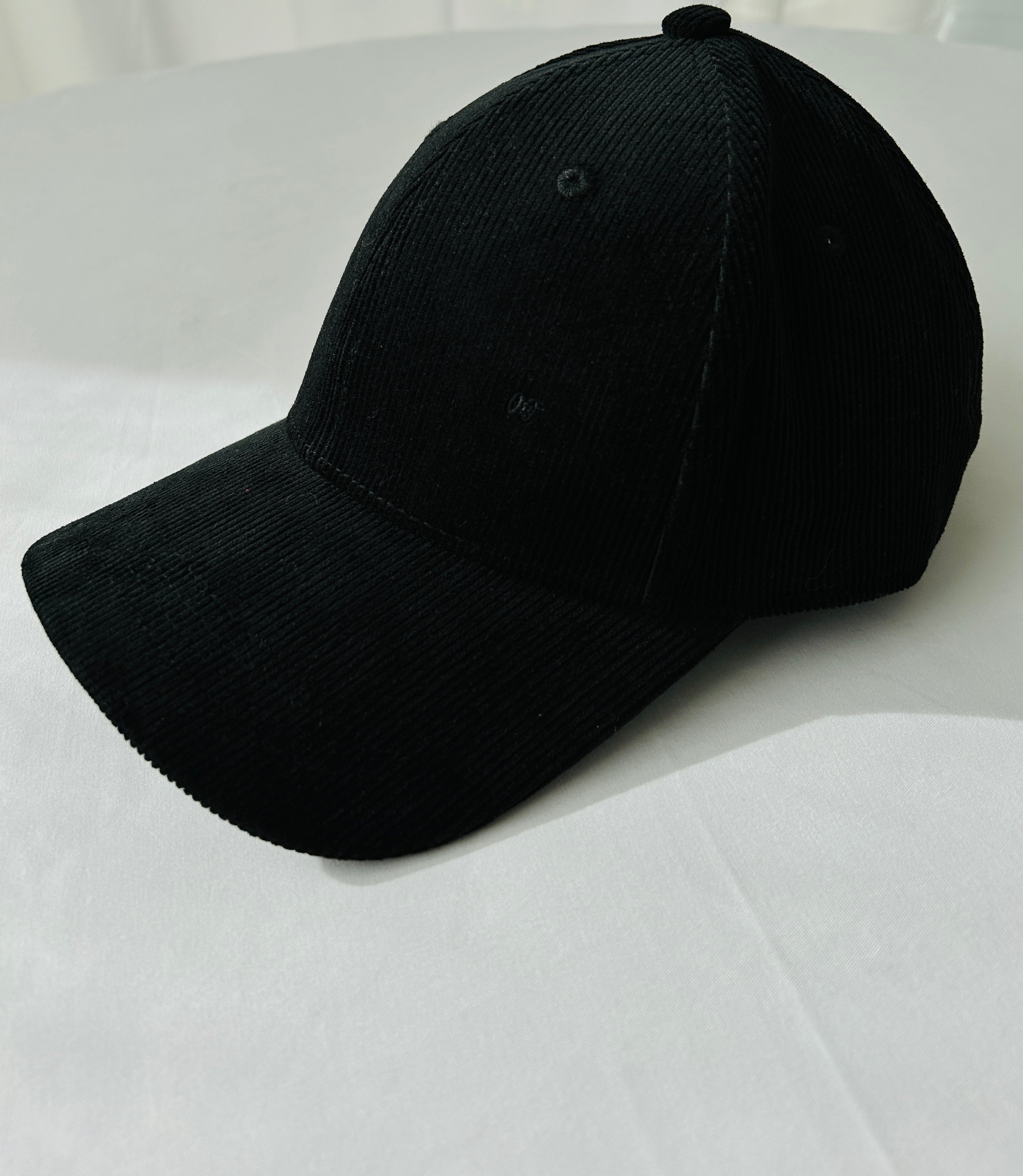 00 cap: black