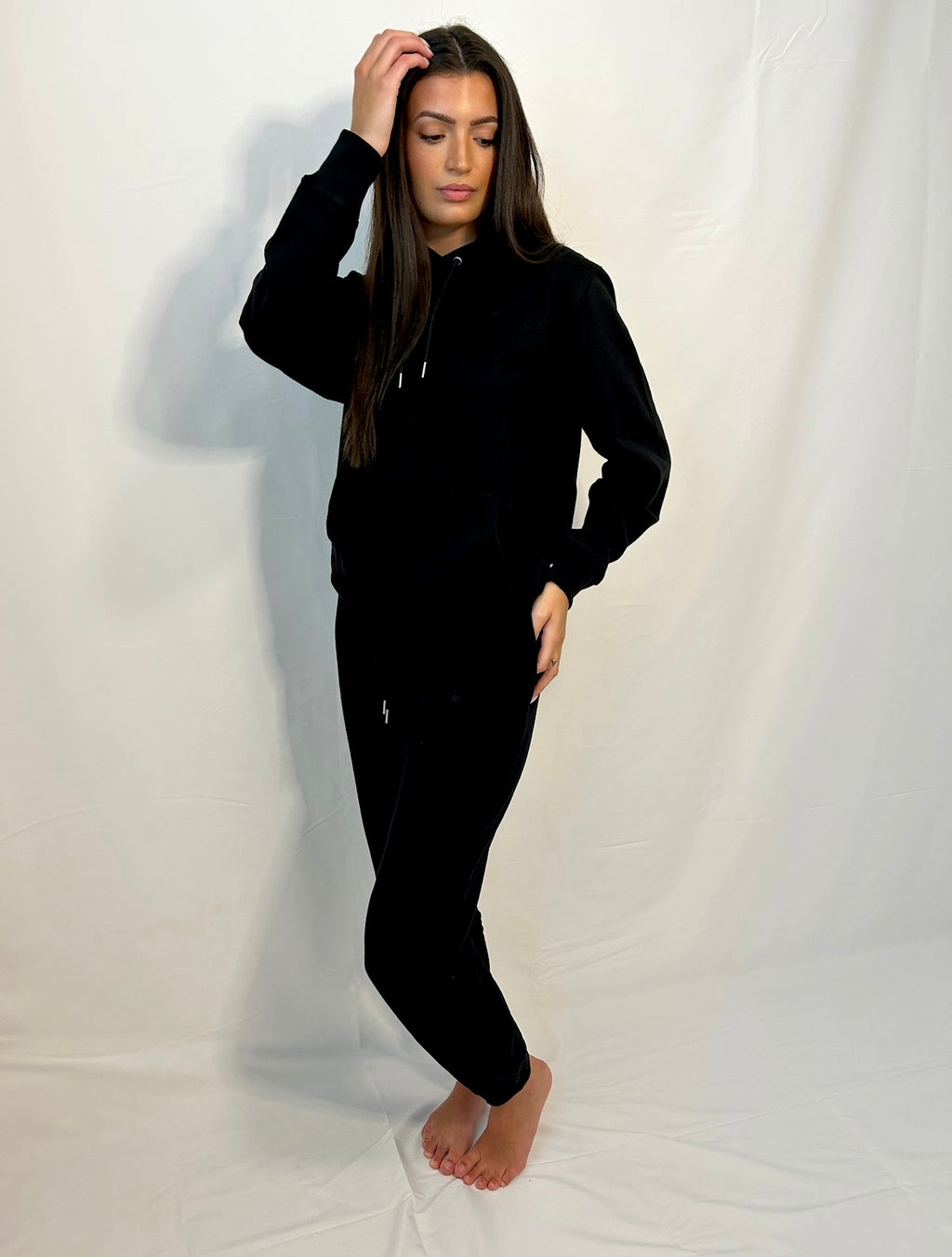 00 gravity hoodie: black