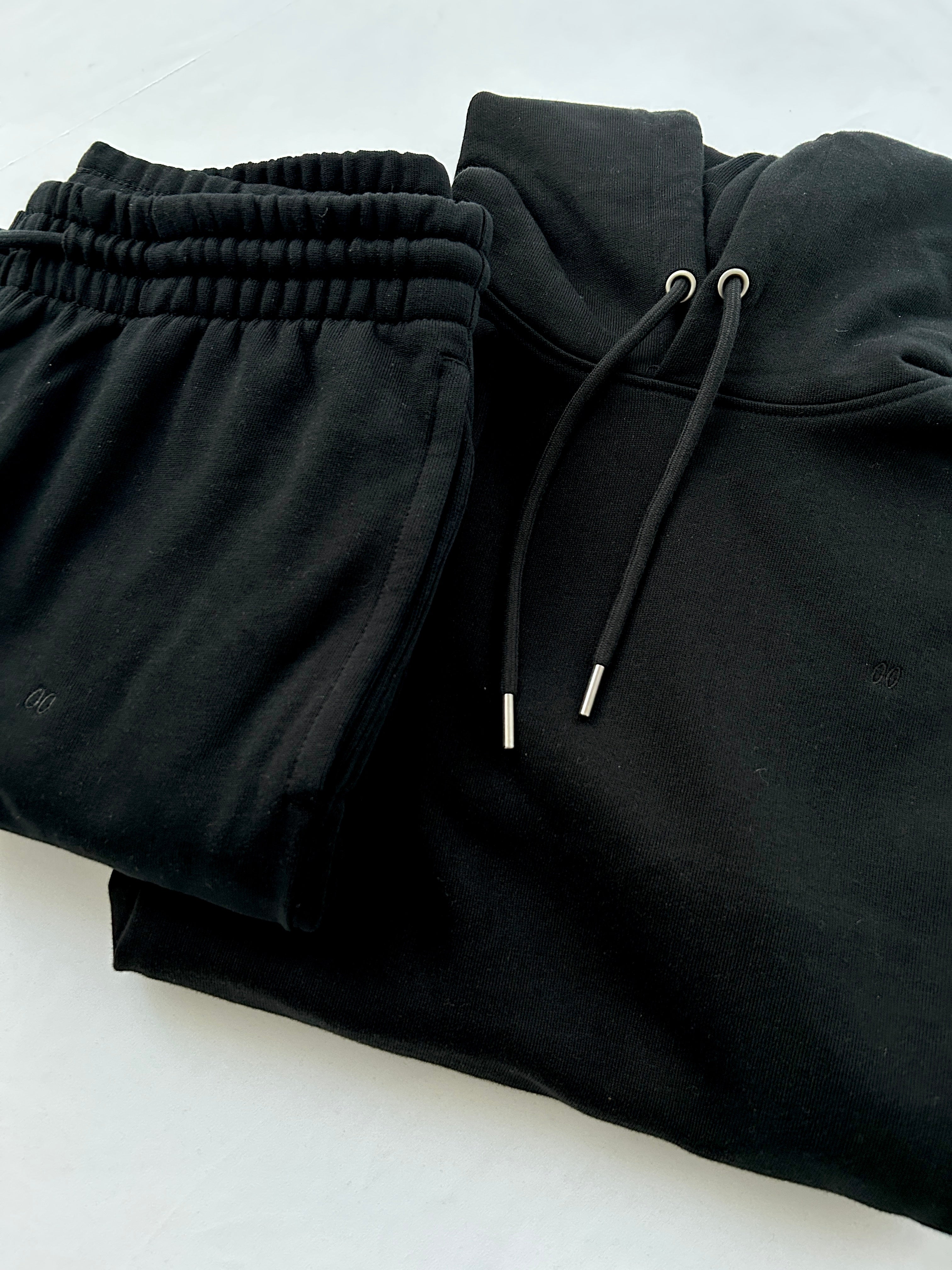 00 gravity hoodie: black