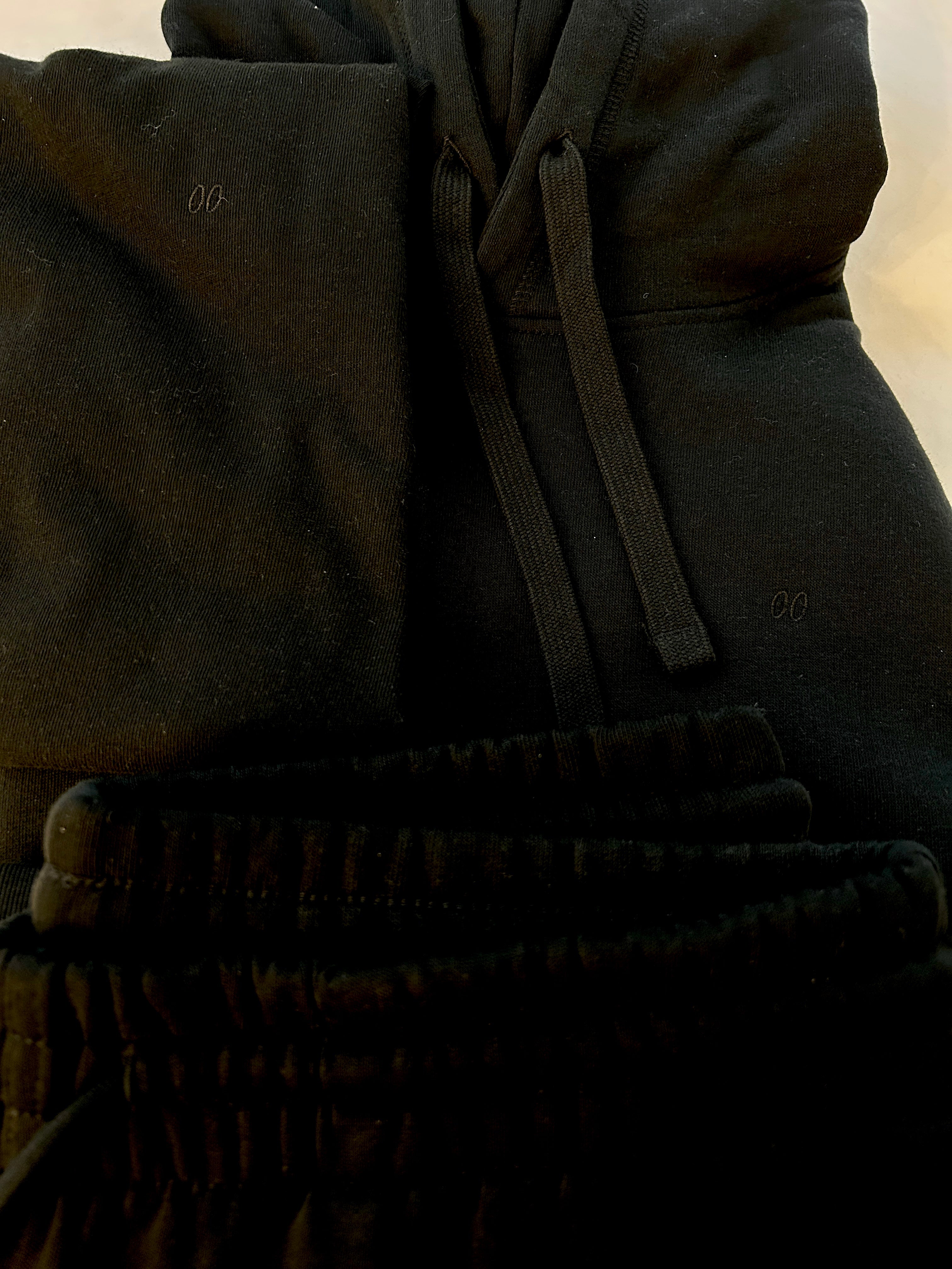 00 motion hoodie: black