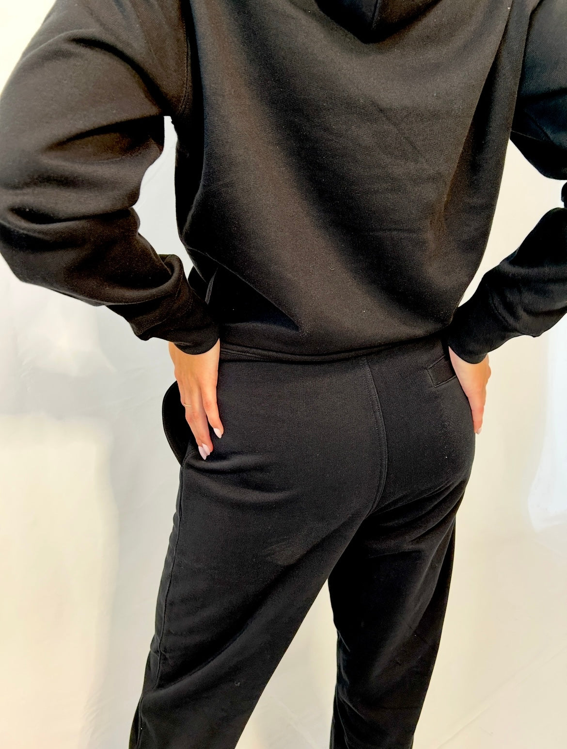 00 jogger: black