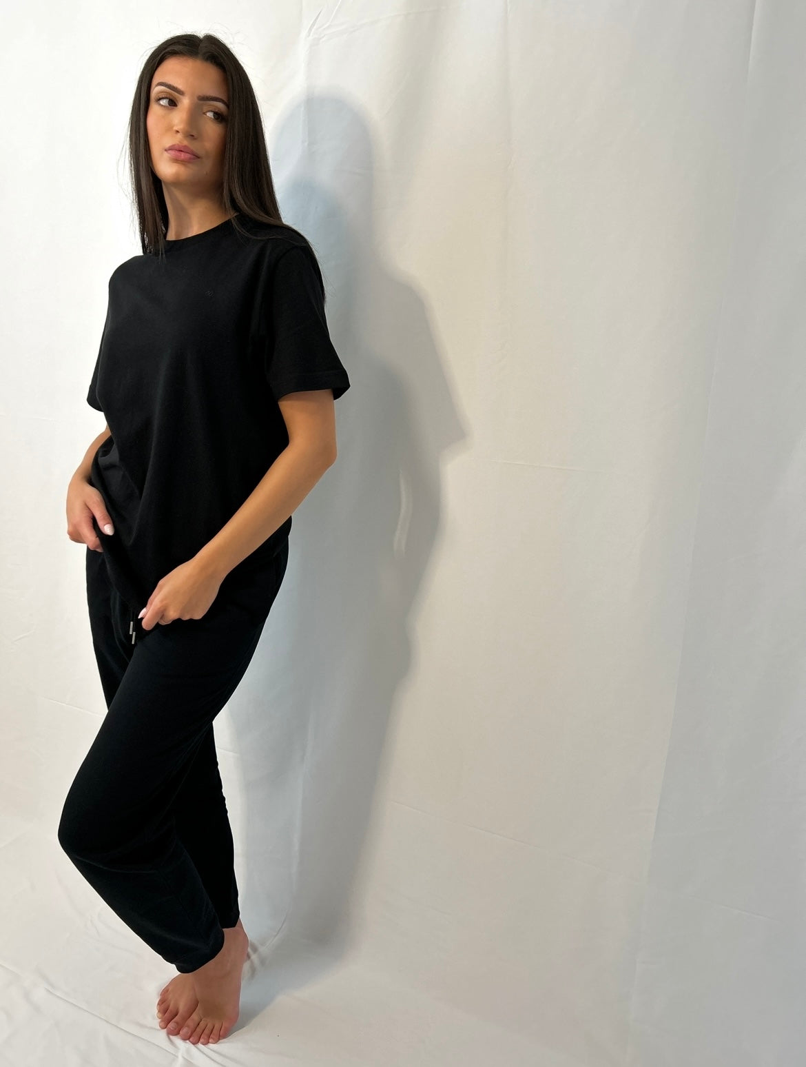00 t: black