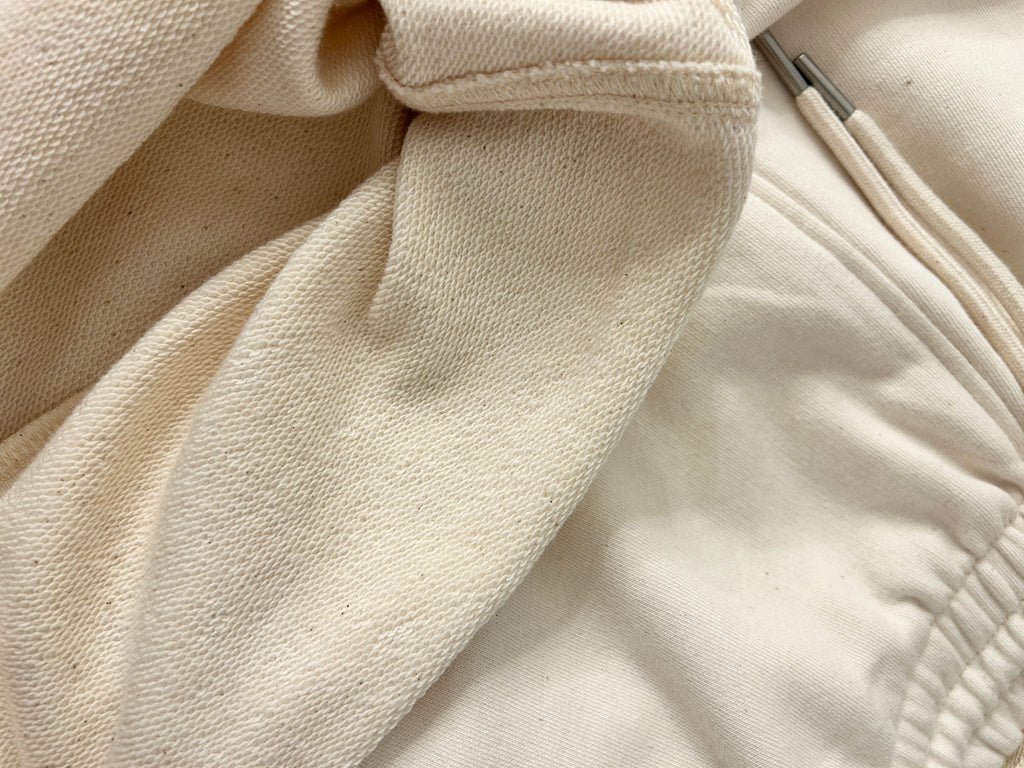 et rien d'autre: shorts: raw