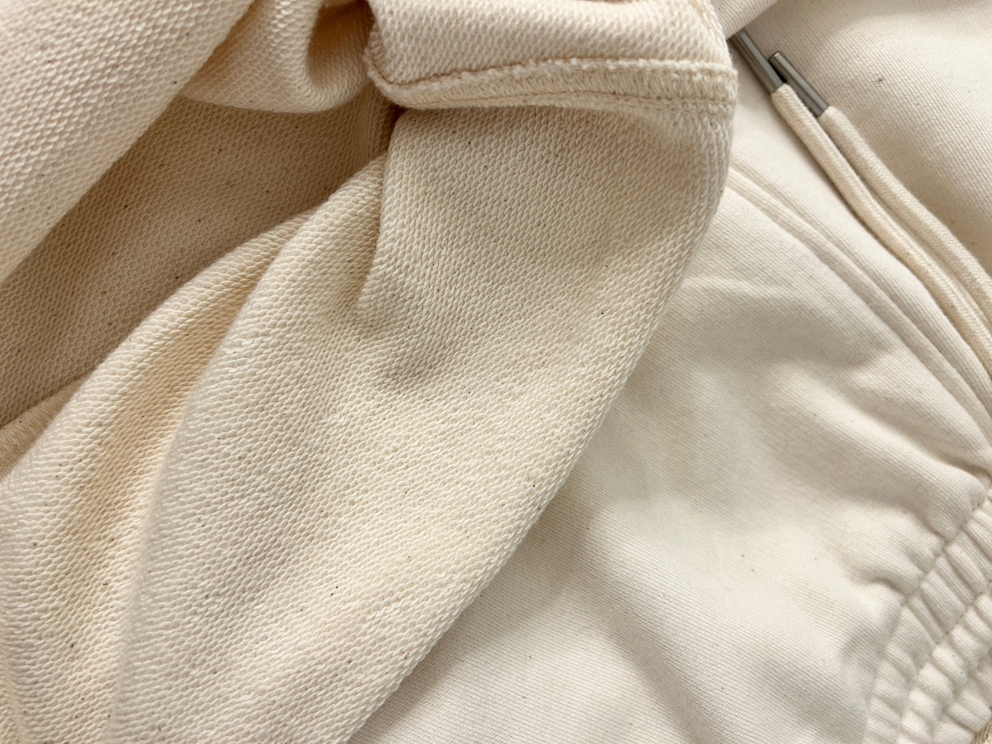 et rien d'autre: shorts: raw